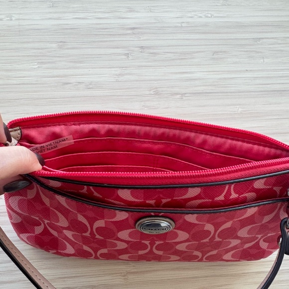 Coach Peyton Dream wristlet - Picture 4 of 7